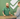 Glad personal bakom disken i Refurbly Store tar emot en kund
